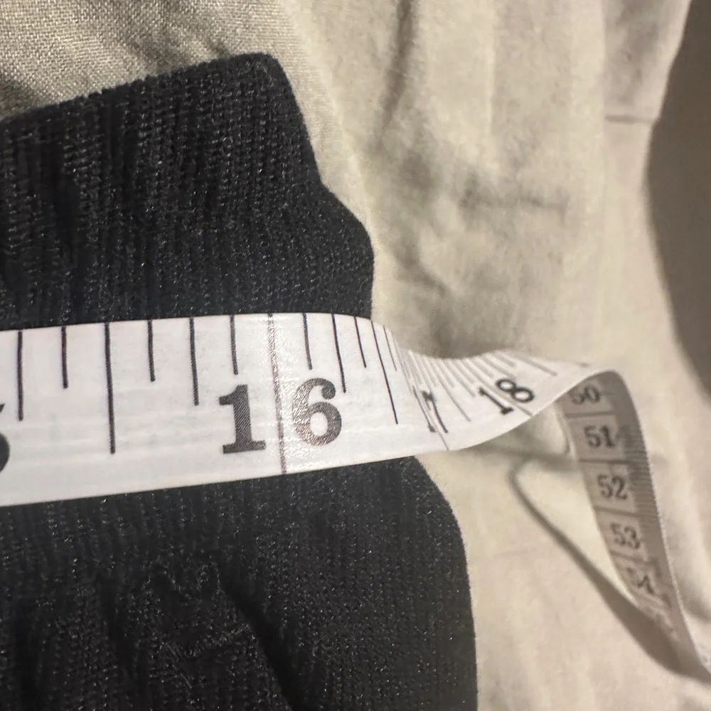 NWT - Men’s Forever 21 Elastic Tie Waist Joggers. Retail $30.00